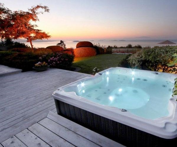 vintage-hot-tub