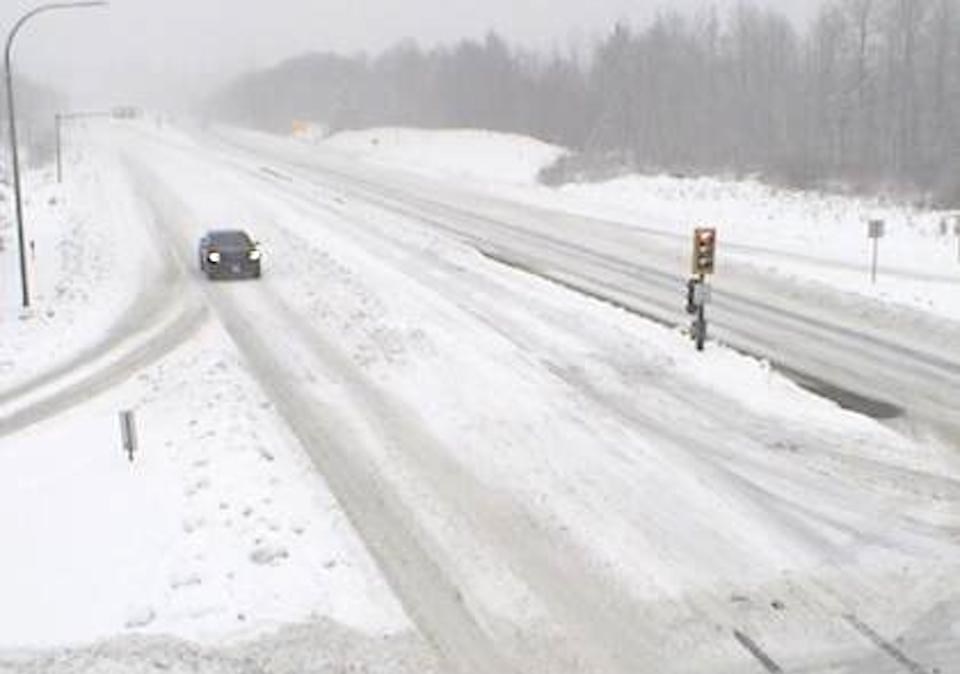 12022022-highway-snow