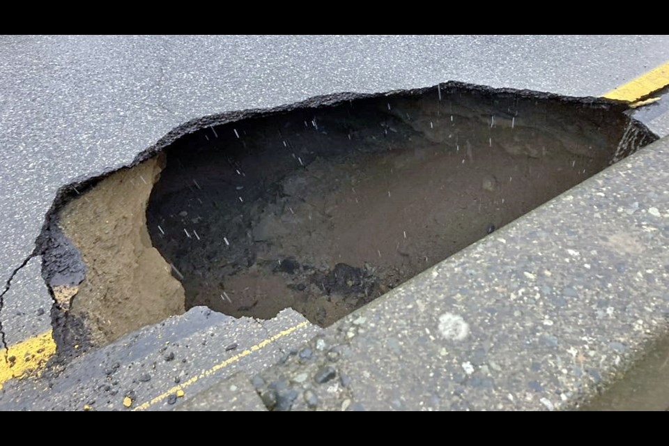 The sinkhole at Superior Road, about four kilometres north of Nanaimo. A detour is in effect via Superior Road and Lantzville Road.  VIA CHEK NEWS.   Nov. 19, 2021 