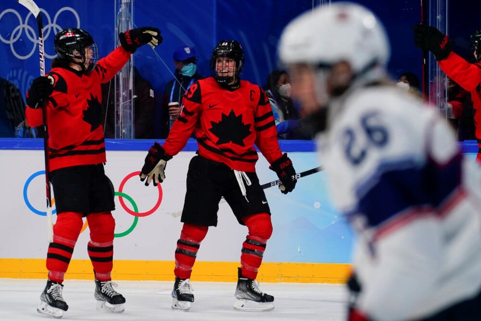 Top women's hockey player Natalie Spooner coming to B.C. - Coast
