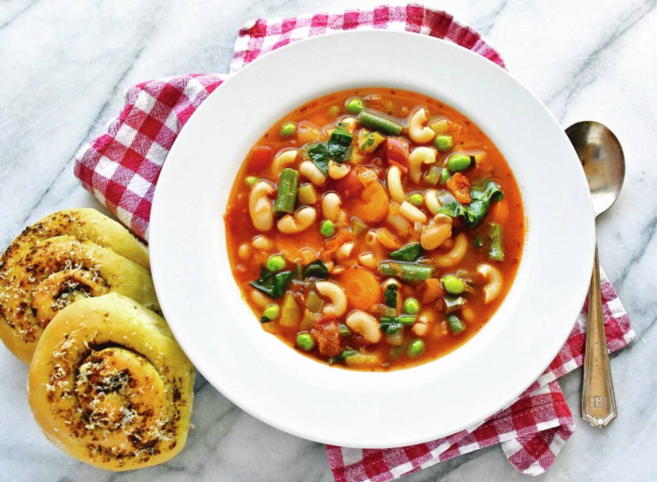 web1_summer-minestrone-soup