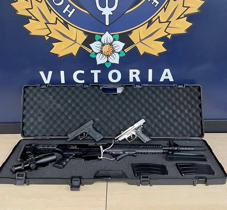 web1_policeseize-firearms