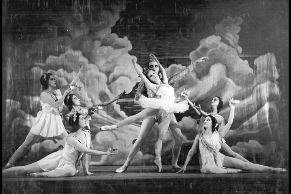 Bebe Eversfield, centre, dancing in a 1943 production at the Garrick Theatre in London, England. DANCE VICTORIA ARCHIVES