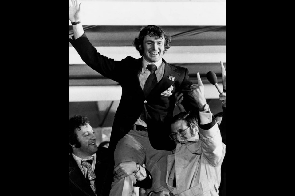 Paul Henderson is welcomed back to Canada from Moscow at Toronto International Airport in September 1972 after the Canadians' win over Russia in the Summit Series.  CANADIAN PRESS FILE 