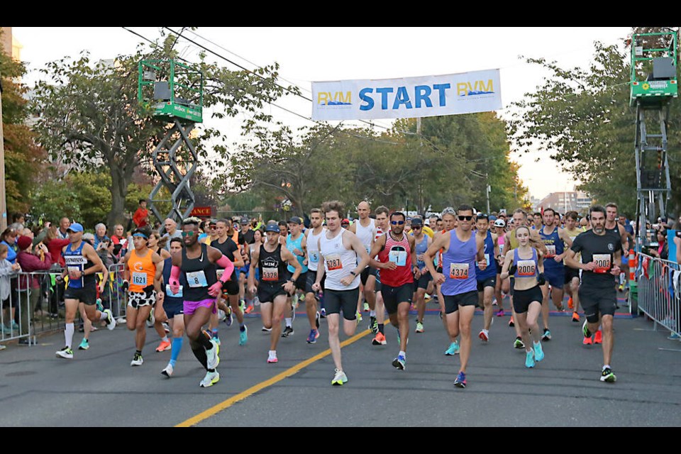 The mass start of the marathon and the half-marathon of the Royal Victoria Marathon in Victoria on Sunday. ADRIAN LAM, TIMES COLONIST. Oct. 9, 2022 