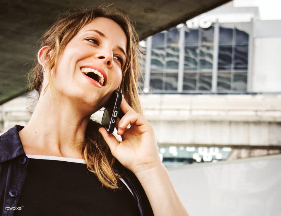 web1_woman-talking-on-cellphone