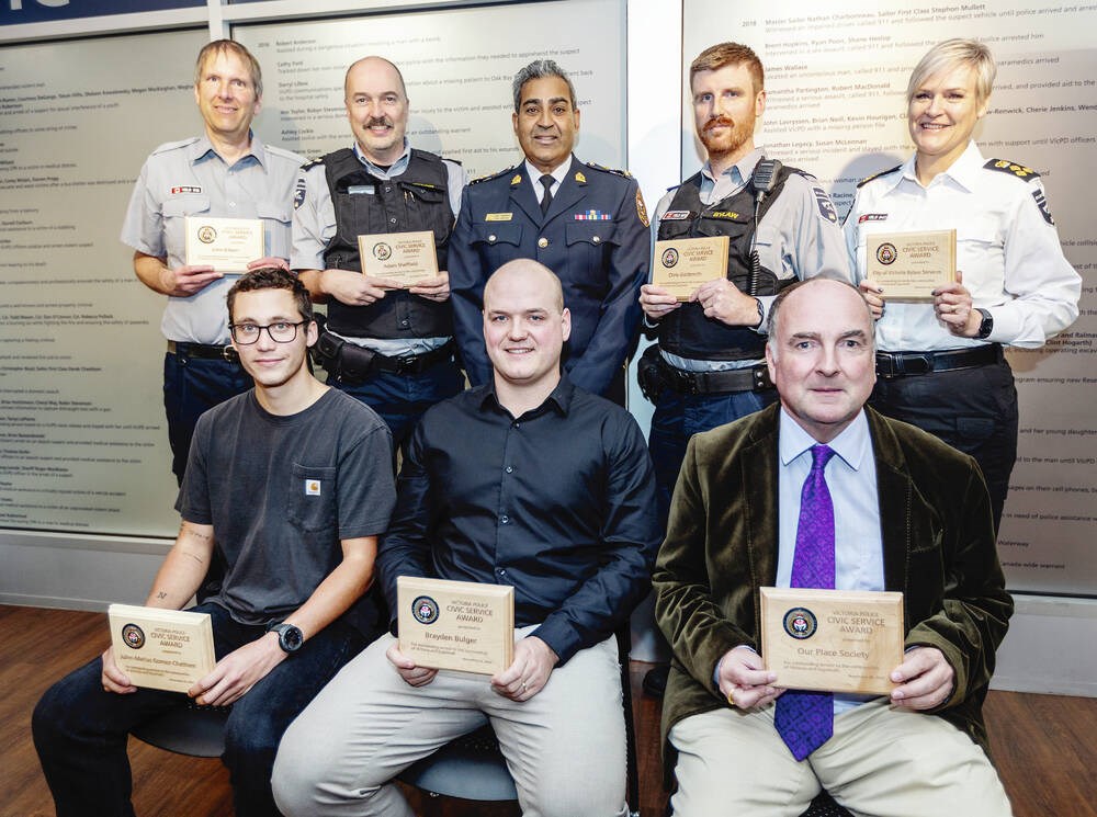 Community: Ten honoured for helping trapped officer