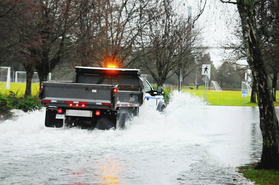 web1_west-vancouver-flooding-truck--1-