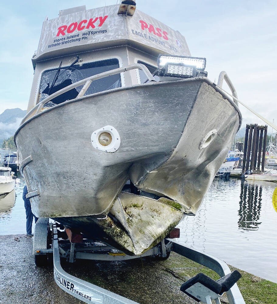 web1_84701_tofino_boat_crash