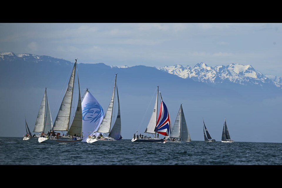 S.E. winds propel start of Swiftsure; crowds line waterfront Victoria