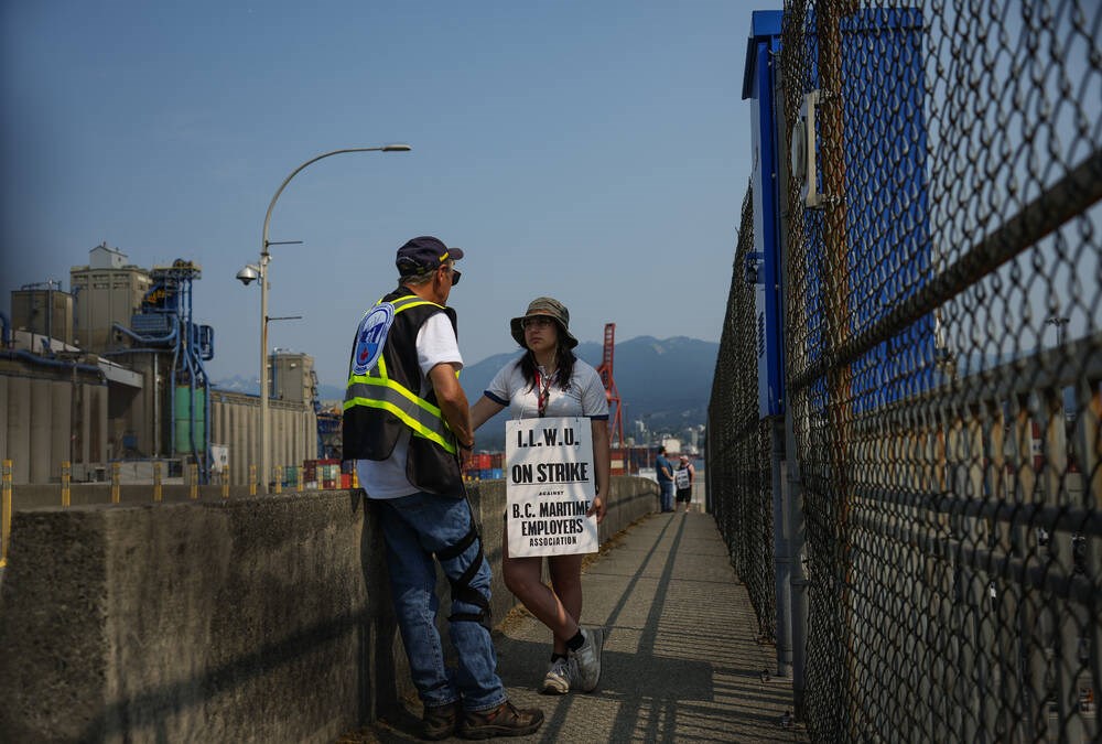 Piquetes en los puertos de Nanaimo y Port Alberni bloquean movimiento de carga
