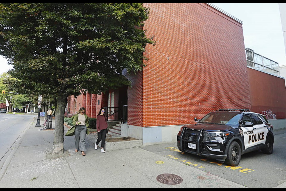 Police at Congregation Emanu-El on Friday. ADRIAN LAM, TIMES COLONIST 