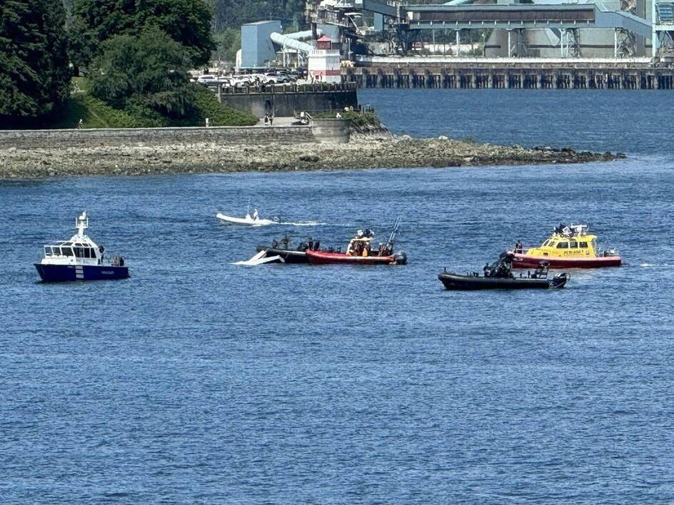 Floatplane collides with boat in Vancouver, several injured Victoria Times Colonist