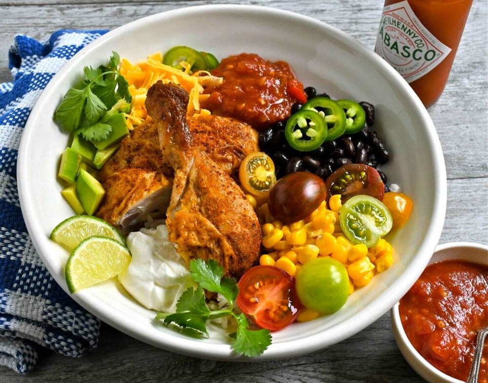 web1_tex-mex-rotisserie-chicken-bowls