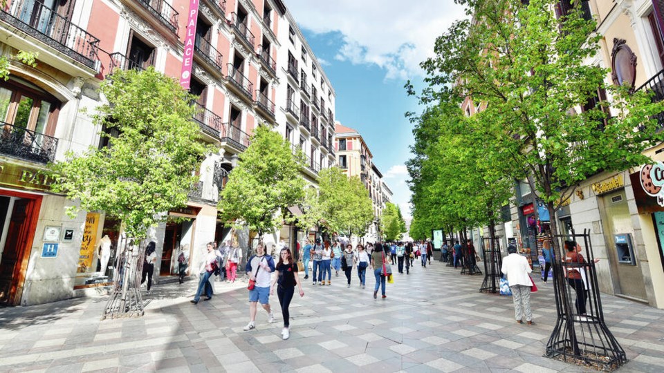 web1_article-spain-madrid-calle-del-arenal