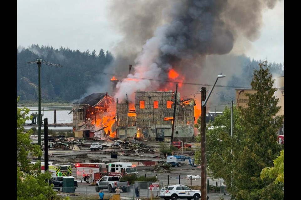 Firefighters responding to a fire at the Somass Mill in Port Alberni on Aug. 18, 2024. VIA MAURICE SIERMACHESKY/FACEBOOK 