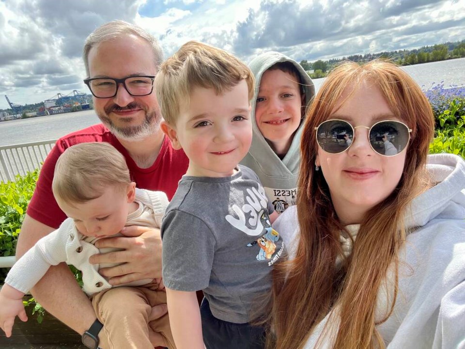 web1_paquin-family-comox-june-205