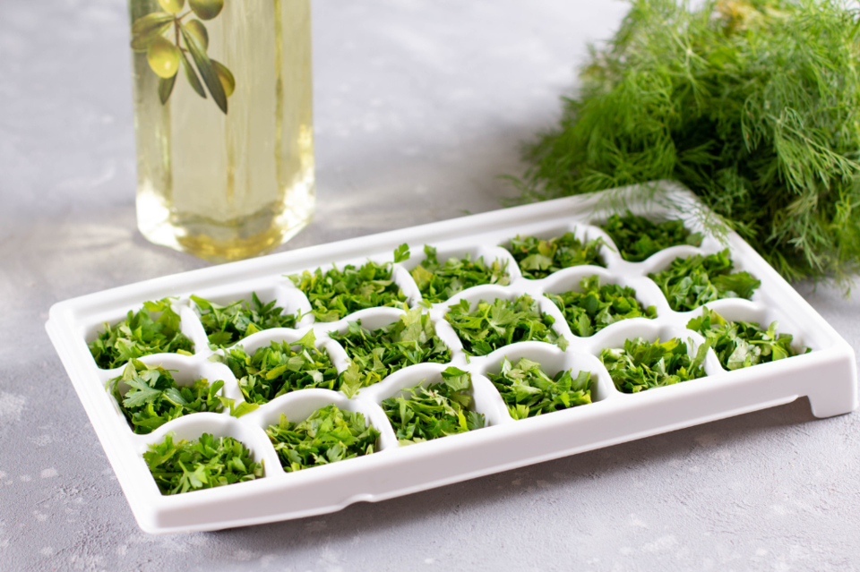 freezing-herbs