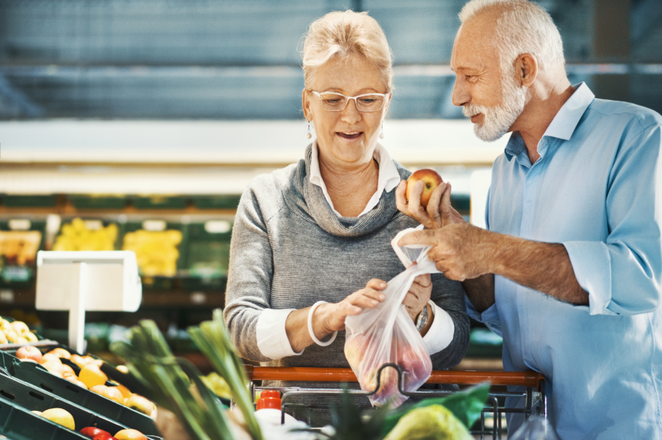 adults-grocery-shopping