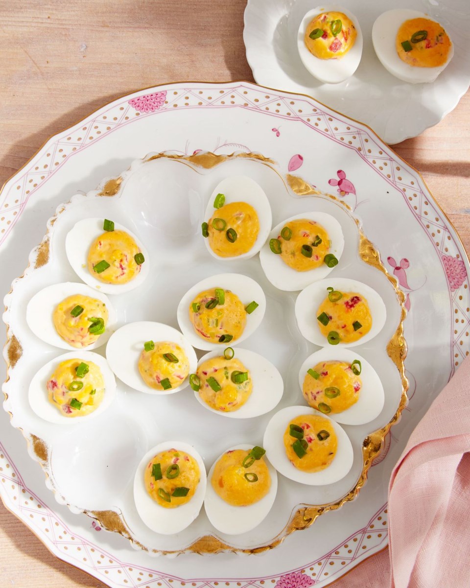 pimiento-deviled-eggs-1638301036