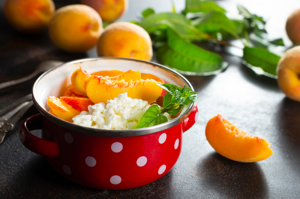 cottage-cheese-with-fruit