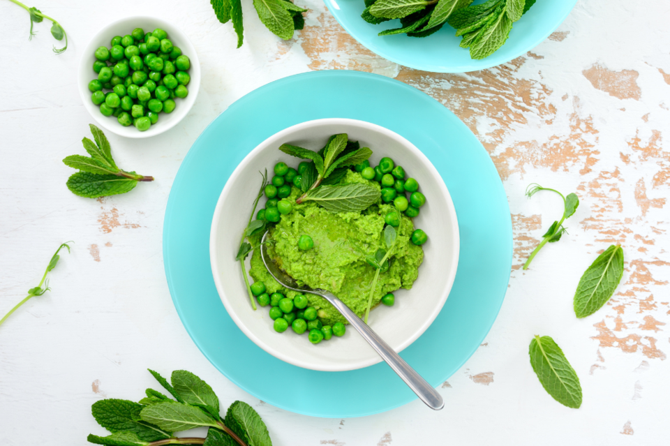 pea-and-minut-hummus