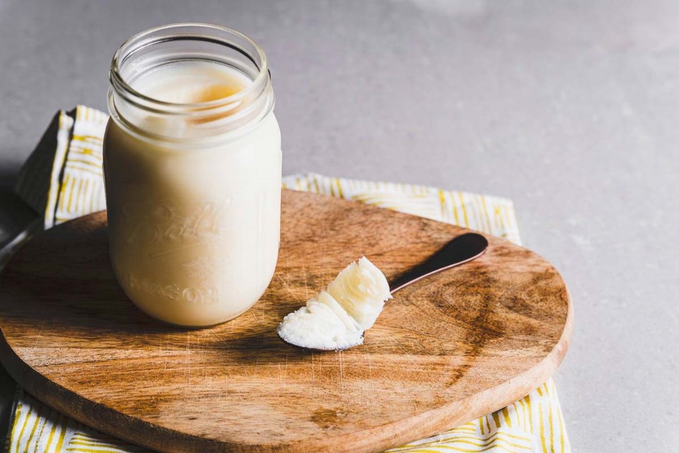 beef-tallow-in-a-mason-jar-horizontal