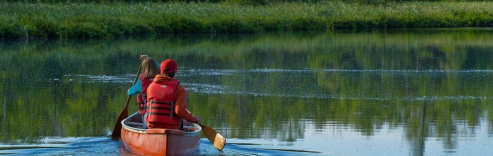 pagehorz_canoe1