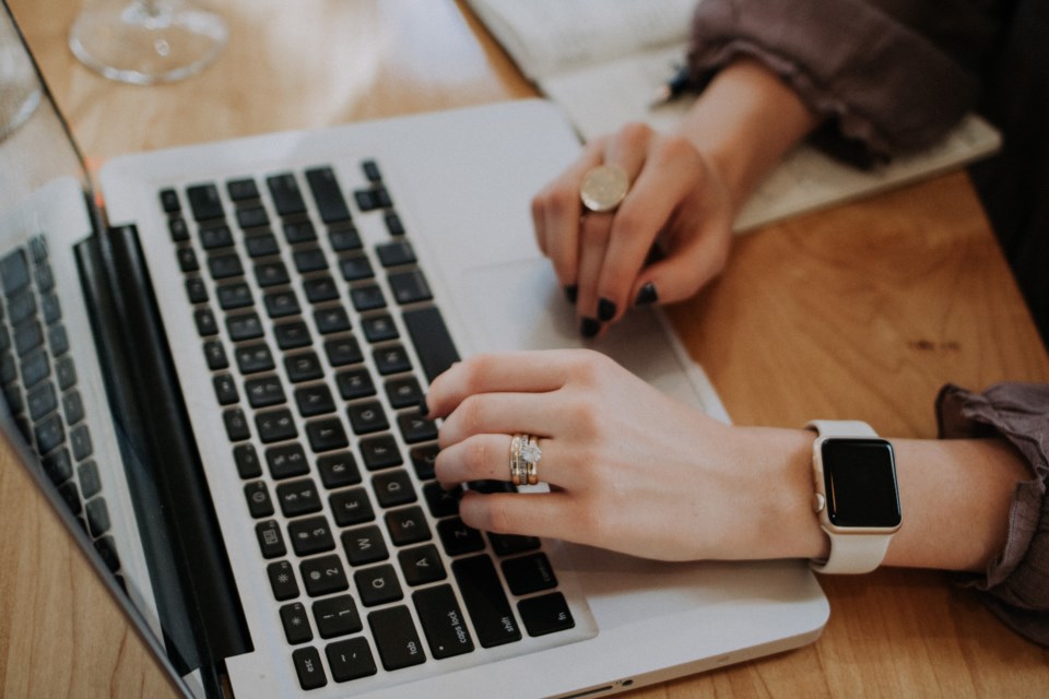 christin-hume-hbuwvlcytna-unsplash