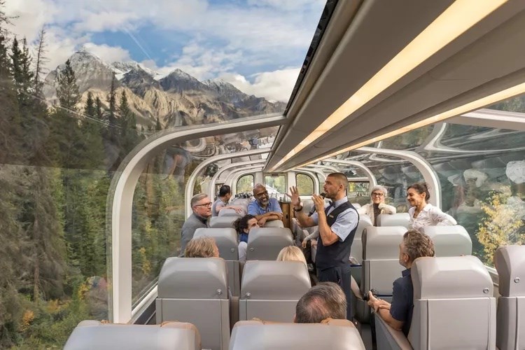tal-rocky-mountaineer-01-trainswb23-233d96e3f39e482db5ee12d755203782
