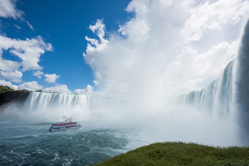 niagara-journey-behind-the-falls