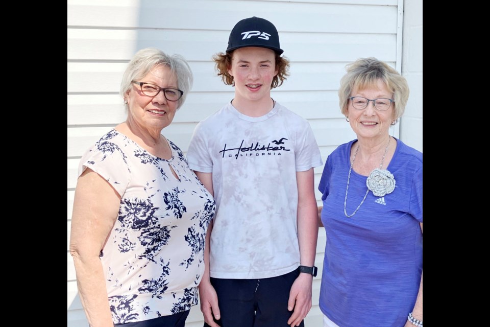 Swade Penner is flanked by Thelma Quinn and Marilyn Carruthers of the Virden & District Health Auxiliary. Penner chose to provide a $200 donation from his skate sharpening business to the health auxiliary.