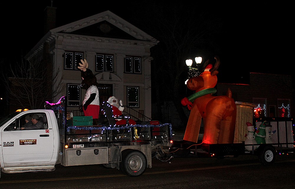 Elkhorn Christmas Parade 2025 Joey Rosita