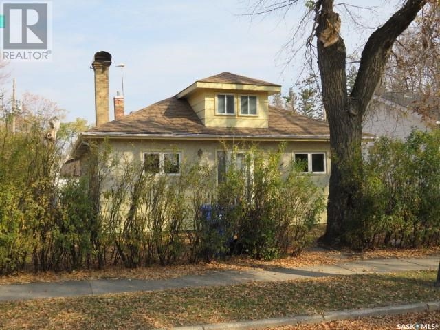 $69,000: Three-bedroom house on 3rd Avenue, Canora, Saskatchewan. MLS Number: SK872519. Current listing as of March 24, 2022.| Realtor.ca