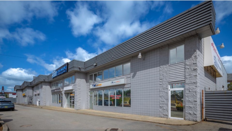 12303-king-george-boulevard-surrey