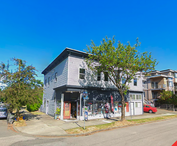 2137-yew-st