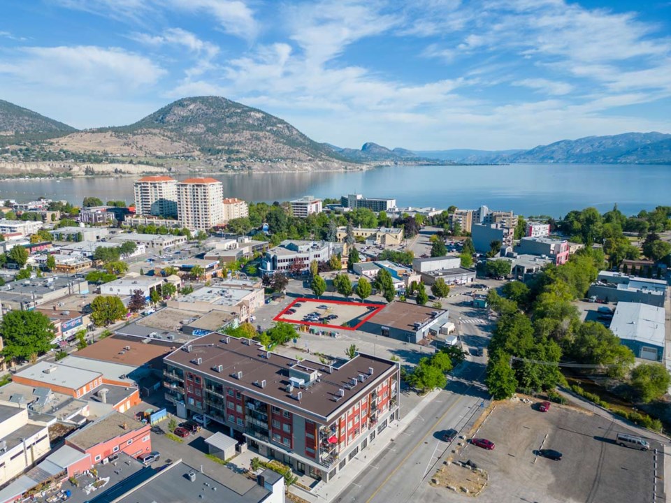 32-backstreet-boulevard-penticton
