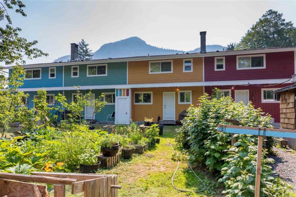 37955-westway-squamish-fourplex