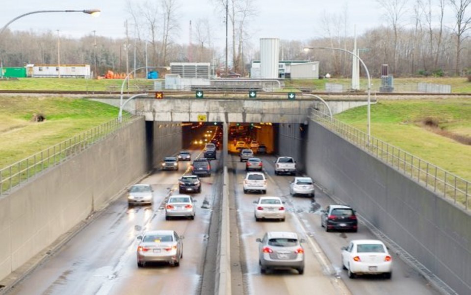 838761-0310-tunnel