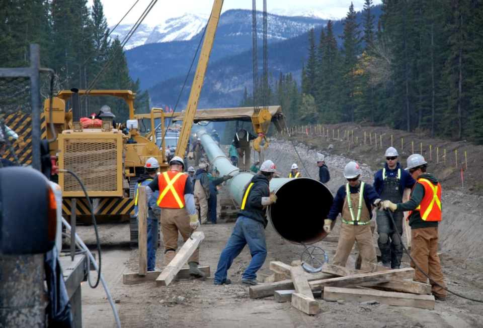 a-transmountain-pipelaying