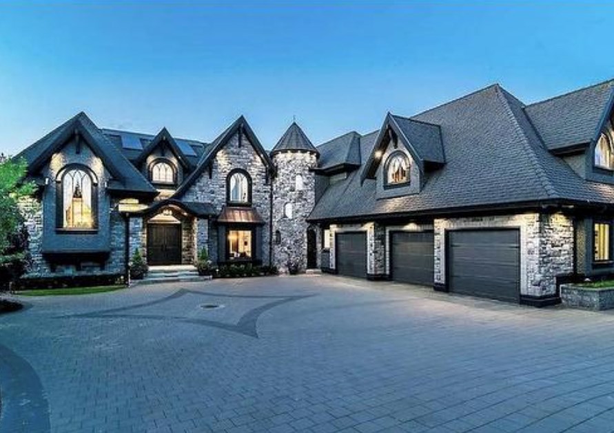 Langley mini-mansion sold under a court-ordered sale November 2 for $3,150,000, a 34 per cent discount from its assessed value.| Saba Realty.

