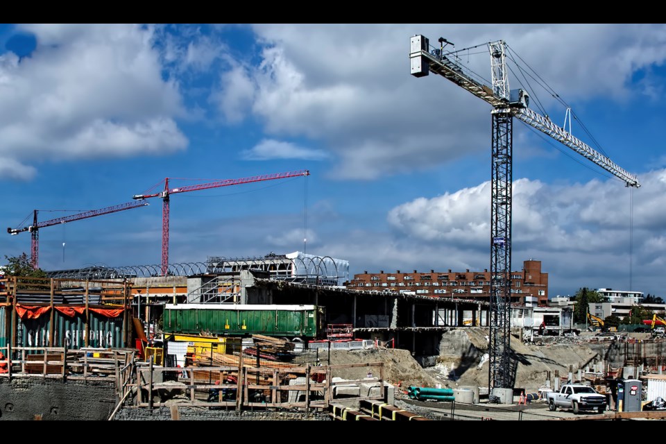 Oakridge Centre construction, southwest corner, August 2021. | Chung Chow 

