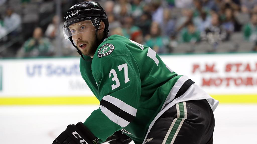 Cochrane's Justin Dowling scores first NHL goal in his hometown - Cochrane Today