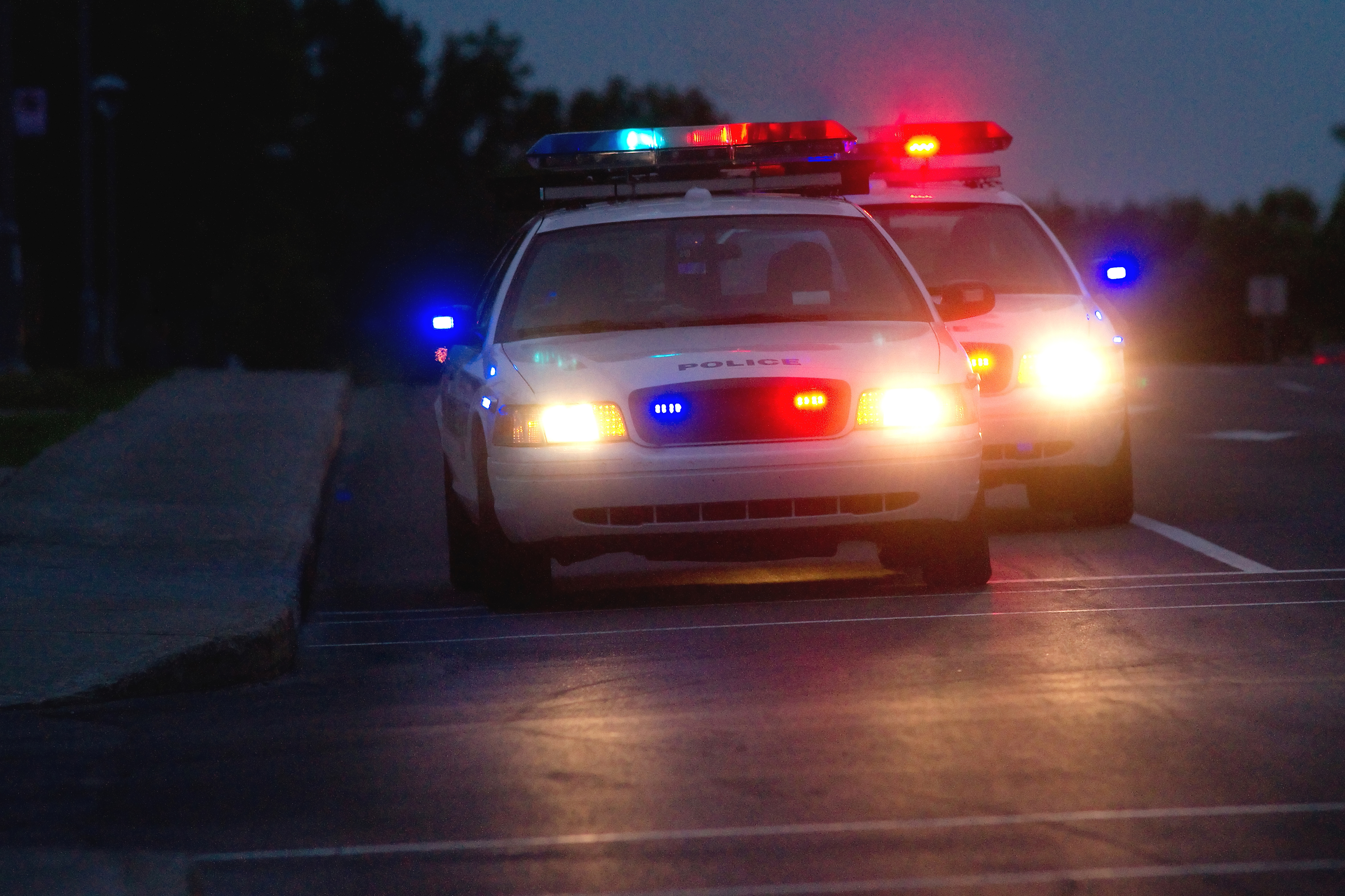 Pickup drives into Wainfleet business, suspects make off with ATM - ThoroldNews.com