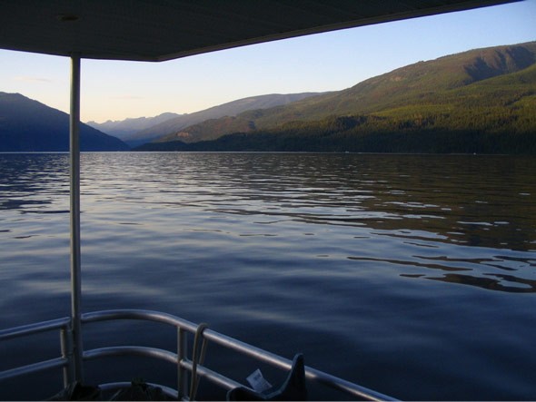 VIA---Kelowna-Daytrips-Sicamous-and-Salmon-Arm